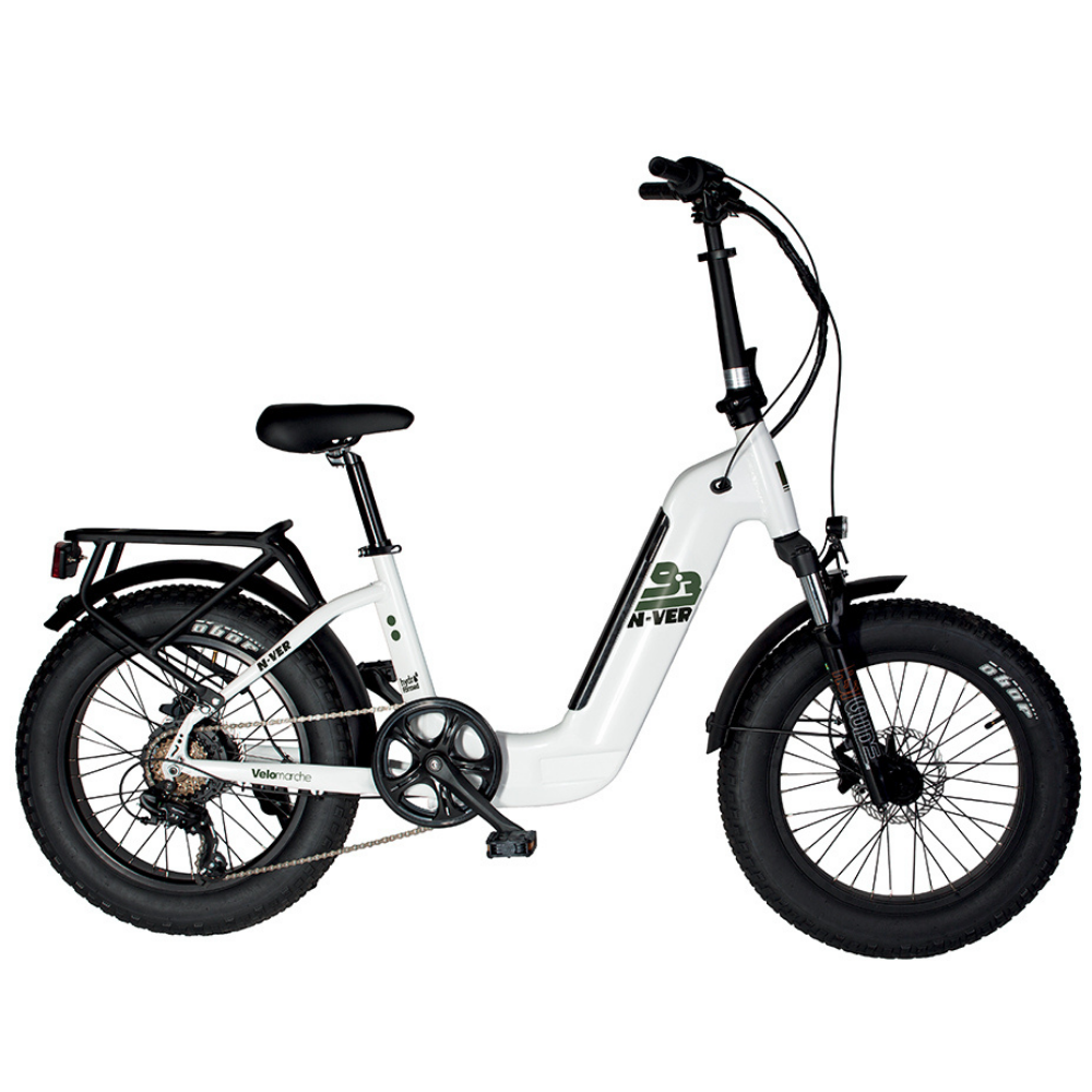 Fat Bike elettrica pieghevole Made in Italy Low Step del marchio Velomarche, di colore bianco