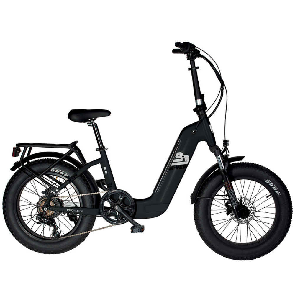 Fat bike elettrica pieghevole Made in Italy Low Step del marchio Velomarche, di colore nero